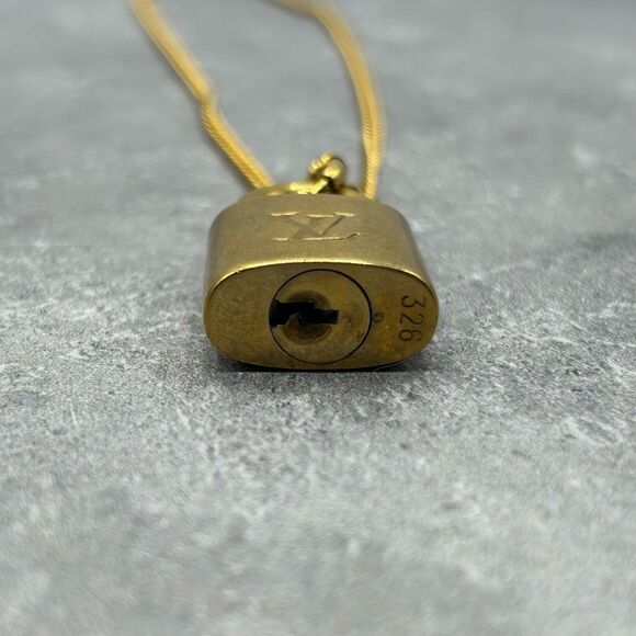 Authentic Louis Vuitton Gold Tone Single Chain Padlock & Key Charm Necklace 326 - Picture 7 of 14